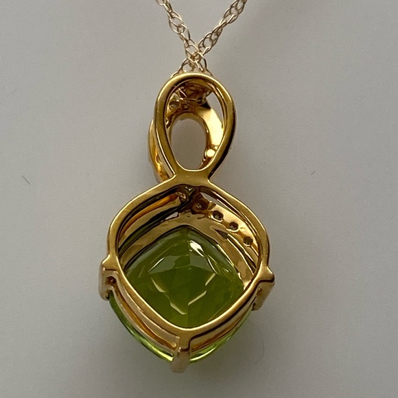 10K Yellow Gold Cushion Cut Natural Peridot and Diamond Pendant with Chain - Picture 11 of 12